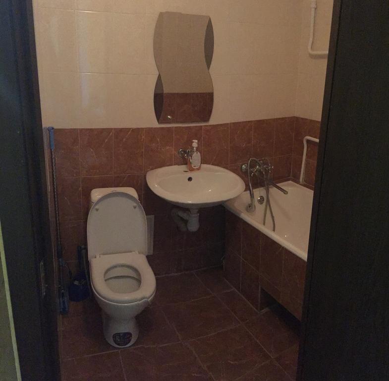 Apartment On Hrushevskoho 28 Луцк Экстерьер фото